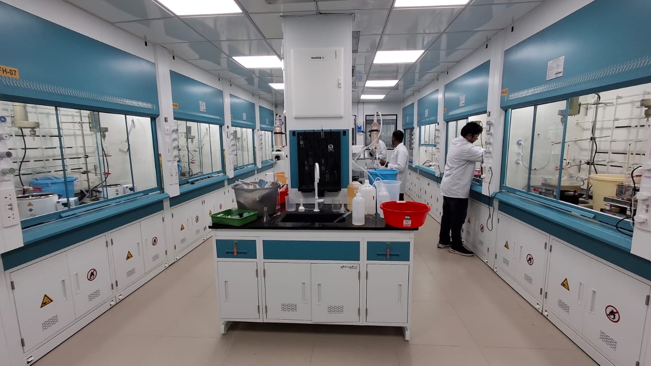 Central Process Synthesis Laboratory Facility with Walk-in and Standard Fume Hoods